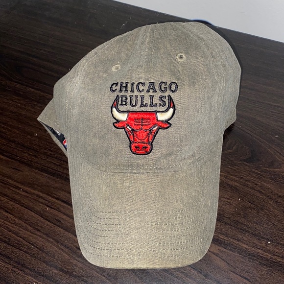 Mitchell Ness, Chicago Bulls Dad Hat - Picture 1 of 2